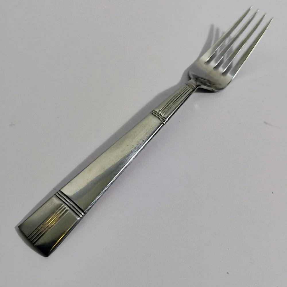 Pfaltzgraff Flatware Place Setting 18/0 Stainless Flatware 4‎ pcs Forks Spoon